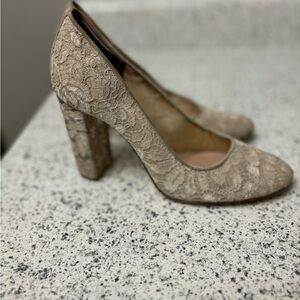 Deimille Beige/Cream Lace Pumps Clear Block Heel Round Toe Size: 38 EU